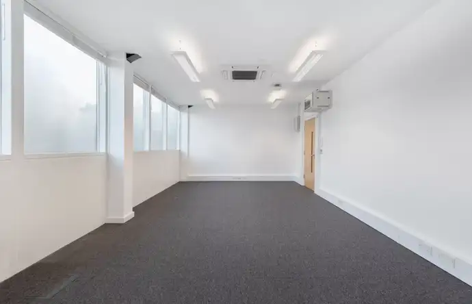 Office space to rent at Q West, Great West Road, Brentford, London, unit IH.3.13, 343 sq ft (32 sq m).